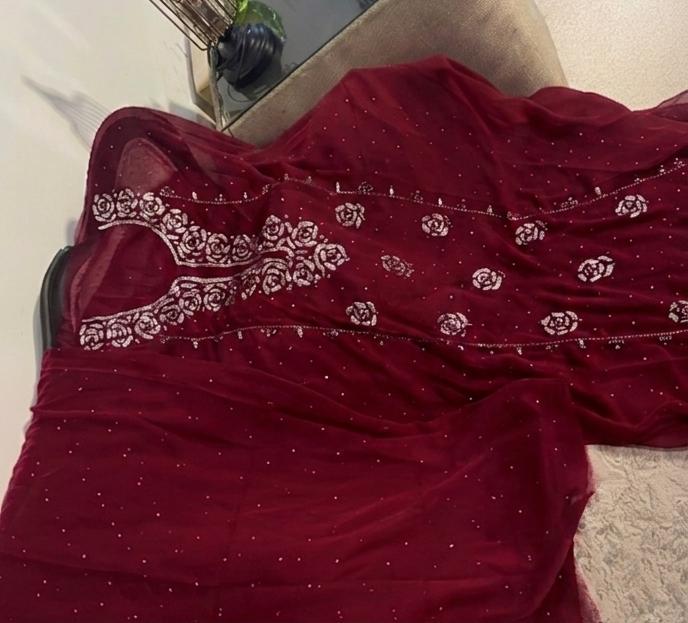 Maroon Mukesh Kamdani Shaffon Suit with Hand Embellishment | Kaar-e-Nakh - Image 2