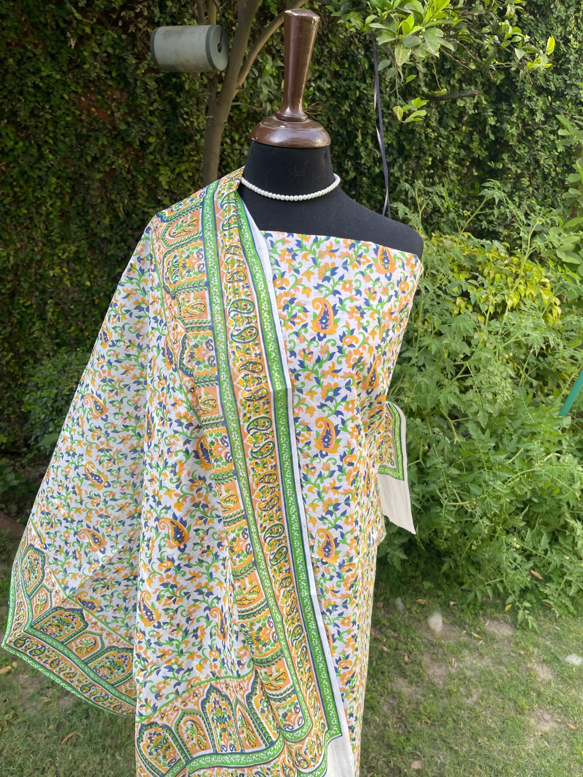 handmade-meadow-paisley-floral-block-printed-pure-lawn-2-piece-unstitched-suit-with-brochia-dupatta