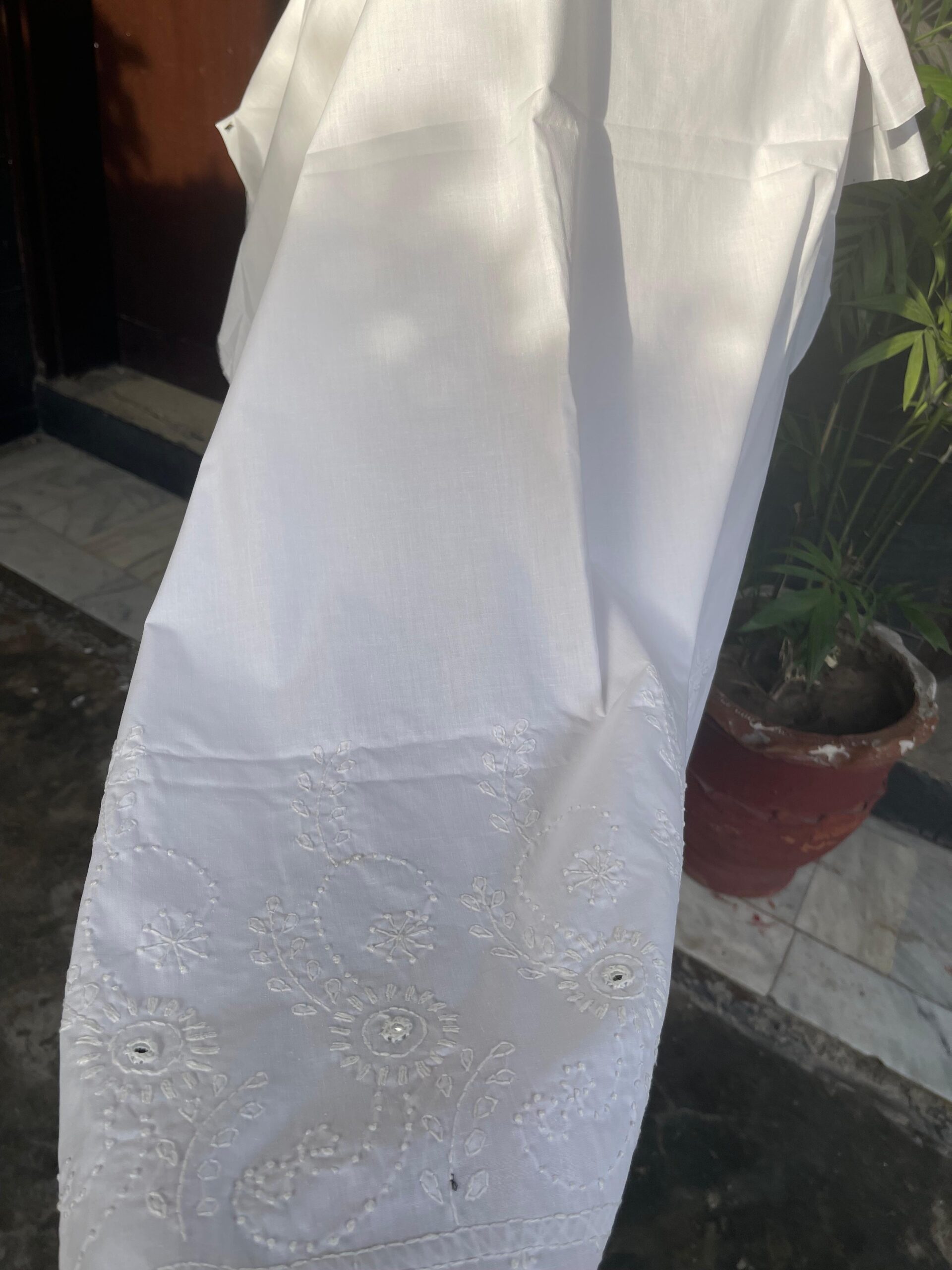 white-chikankari-lawn-trouser-with-handmade-embroidery-kaar-e-nakh